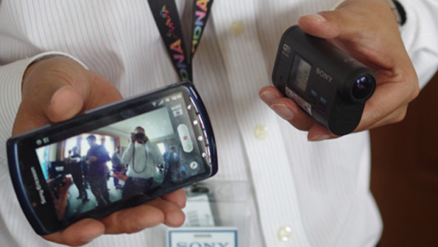 Sony AS15 Aksiyon Kameranın Wi-Fi özelliği ile Akıllı Telefonlara Kablosuz Olarak Bağlantı Yapabiliyoruz